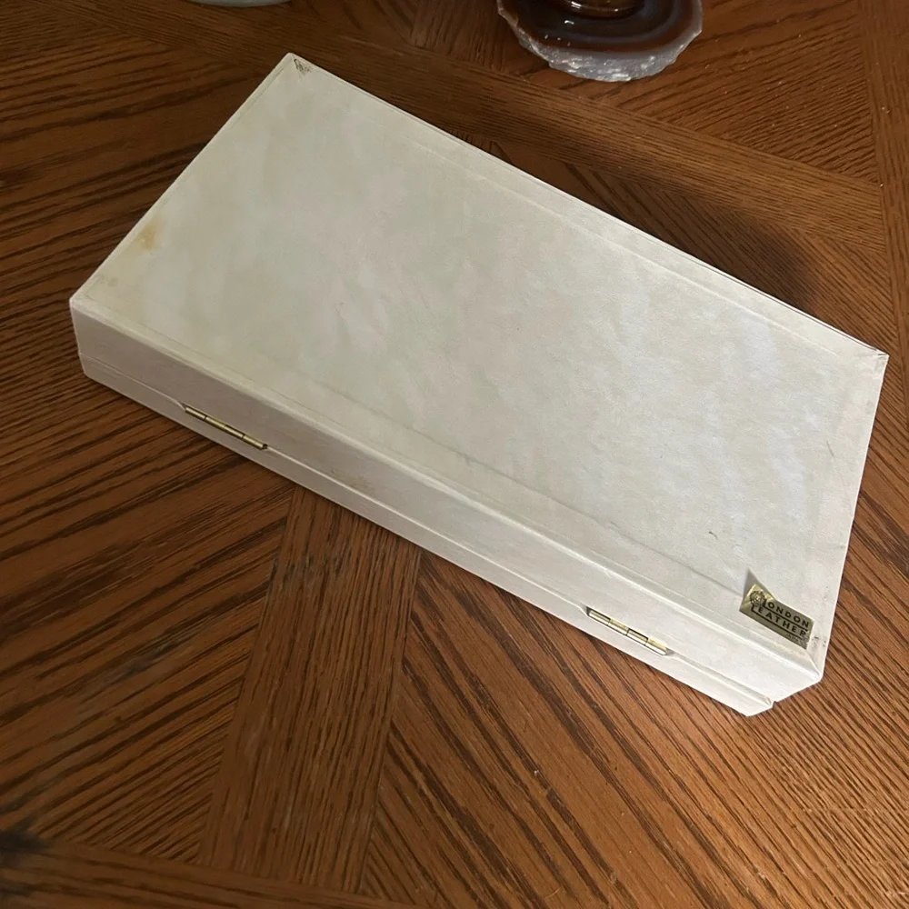 Vintage White Leatherette Jewelry Box
